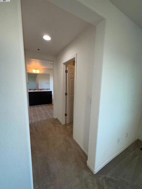 2746 Gracie Pl, Fairfield CA: https://media.crmls.org/mediaz/2d7fe3f3-ee4e-417f-9ba7-bc143c01eec9.jpg