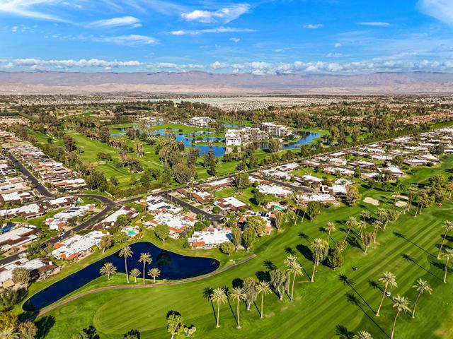 88 Princeton Drive, Rancho Mirage CA: https://media.crmls.org/mediaz/2d800463-1974-4679-b0be-8db4a1db8c2a.jpg