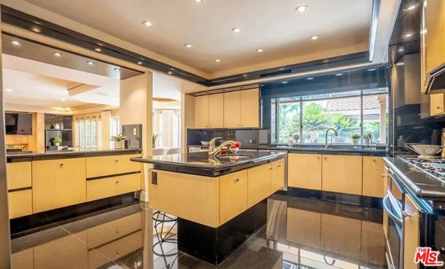 10214 Candleberry Lane, Northridge CA: https://media.crmls.org/mediaz/2d80e7b8-3a77-4f93-a4f0-27488cd3a2f1.jpg