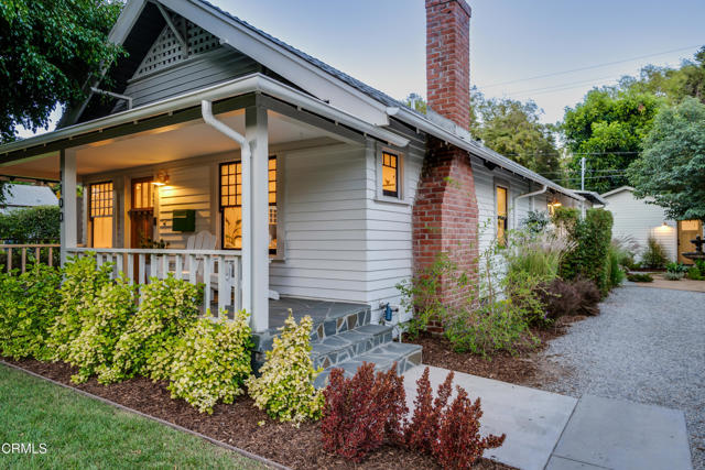 1100 Meridian Avenue, South Pasadena CA: https://media.crmls.org/mediaz/2d8195c9-45ba-41c0-838d-5548bdfe31c1.jpg