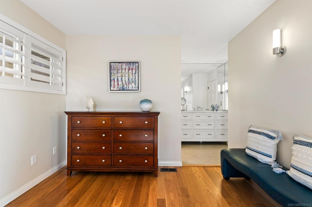 253 Gravilla Street - photo 12