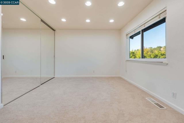 1084 Southdown Court, Walnut Creek CA: https://media.crmls.org/mediaz/2d82069e-e5e0-4772-be24-05d7bbc6c3f8.jpg