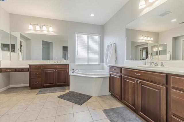 Image 37 of 53 For 4003 Blacksmith Cir