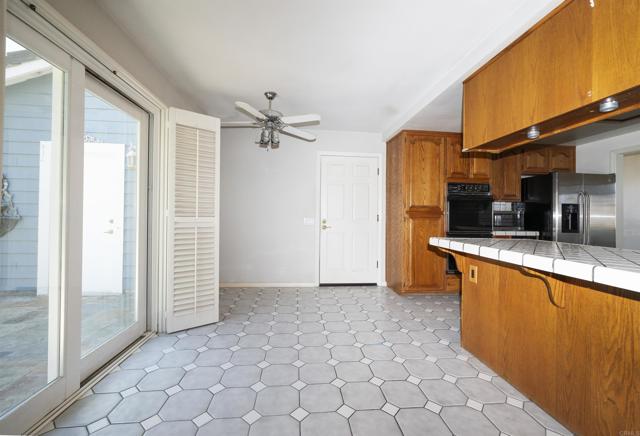 223 Presley Place, Vista CA: https://media.crmls.org/mediaz/2d82b2a0-d560-4911-943e-98af746e8b41.jpg