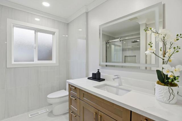 432 8th Avenue, Menlo Park CA: https://media.crmls.org/mediaz/2d82eb99-cb65-43ca-8bca-46a86ee8a82e.jpg