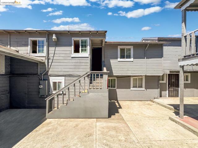 Image 23 of 33 For 416 Benicia Rd