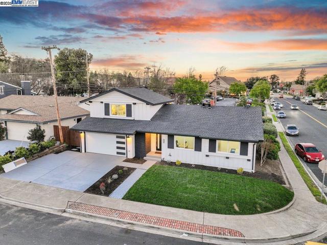 8794 Wicklow Ln, Dublin CA: https://media.crmls.org/mediaz/2d833eef-ba2c-4bae-b7af-508db53644e6.jpg