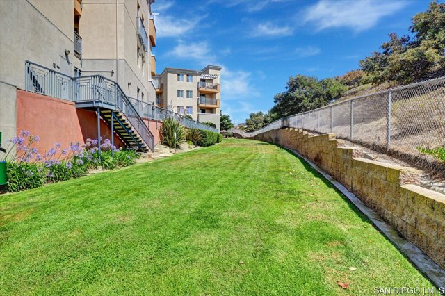 3877 Pell PL, San Diego CA: https://media.crmls.org/mediaz/2d837788-436c-4047-95cf-b545723ef57b.jpg