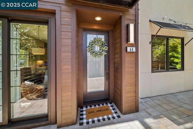 44 Analisa Ln, Walnut Creek CA: https://media.crmls.org/mediaz/2d83d439-7402-4362-b356-90c588df854c.jpg