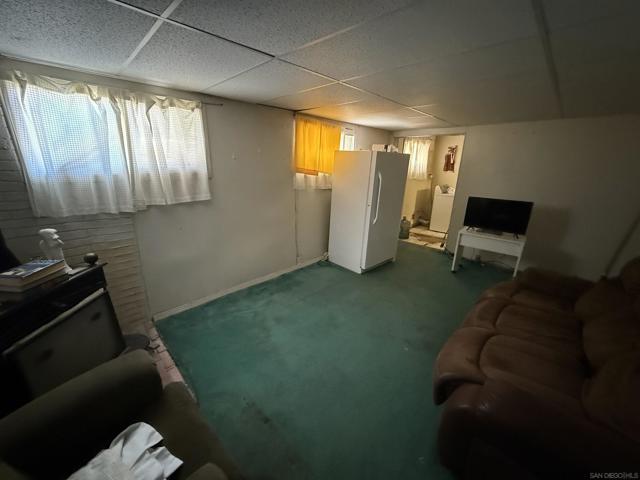 6310 Thorn St, San Diego CA: https://media.crmls.org/mediaz/2d842424-8c94-4abf-8b3d-abbc27b81c09.jpg