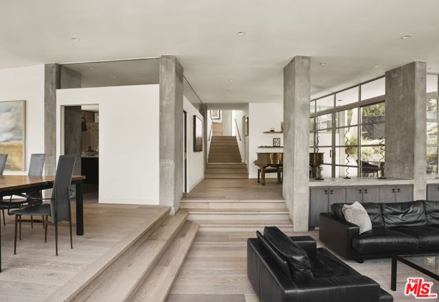 0 Willow Glen Road, Los Angeles CA: https://media.crmls.org/mediaz/2d84a172-914f-4096-989c-5cc27d1812a4.jpg