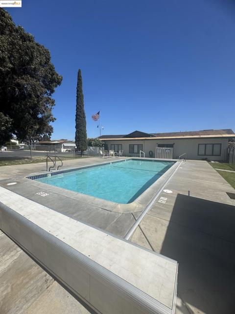 343 Alcott Ct, Bethel Island CA: https://media.crmls.org/mediaz/2d85742b-6e4f-4d61-becd-a510dc19aea8.jpg