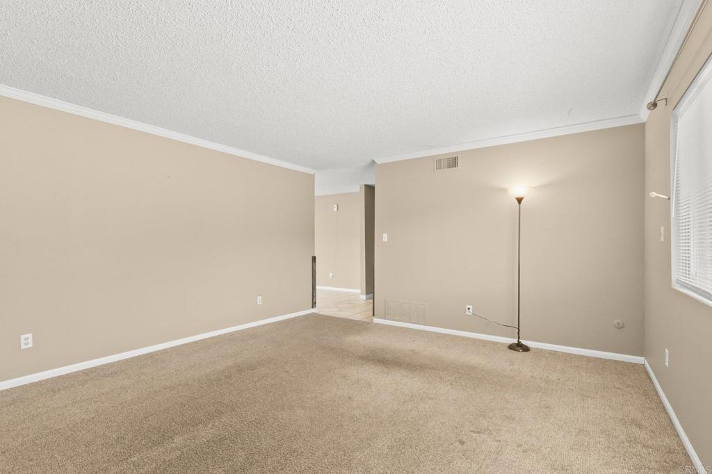 https://media.crmls.org/mediaz/2d871d52-3287-4b73-8a50-42fcb5791ab4.jpg?preset=X-Large