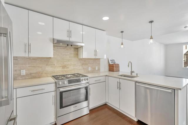 501 Hudson Avenue, San Francisco CA: https://media.crmls.org/mediaz/2d87ccc2-e0d2-4b46-b36f-fdf52db49859.jpg