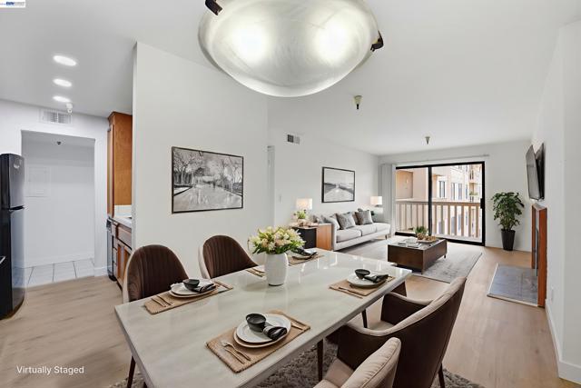 Image 17 of 37 For 1400 Carpentier St  315