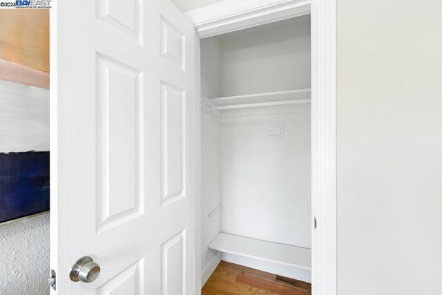 825 Billings Blvd, San Leandro CA: https://media.crmls.org/mediaz/2d88c938-fbcd-422d-b0bd-55a4be702f52.jpg