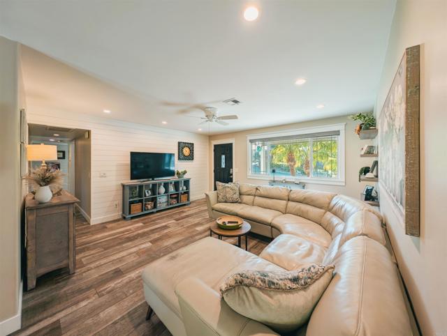 8635 La Butte Lane, Santee CA: https://media.crmls.org/mediaz/2d89c7f8-055a-4484-a26b-c6e5c9b4e775.jpg