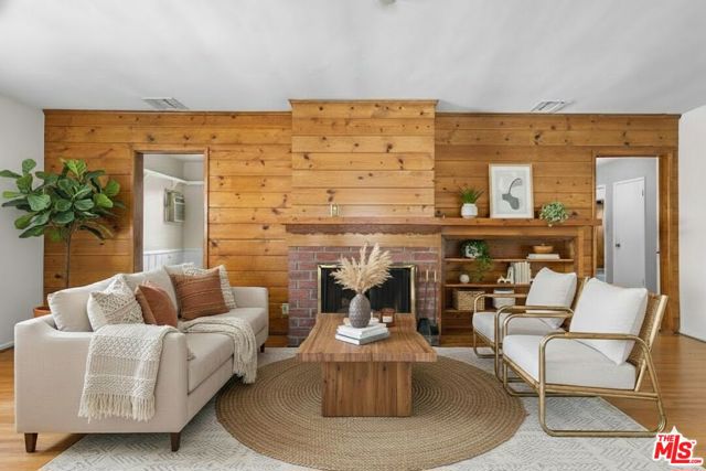 5733 Colfax Avenue, North Hollywood CA: https://media.crmls.org/mediaz/2d89fc61-e051-4e49-bfaa-6fa4aecca11d.jpg