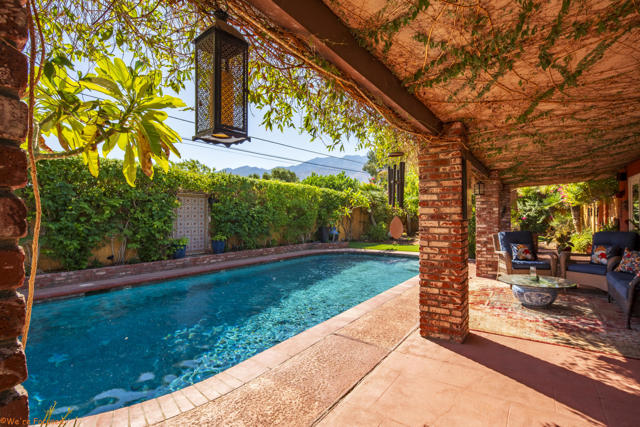 14 Gary Circle, Palm Springs CA: https://media.crmls.org/mediaz/2d8aab1e-c420-4682-b278-73ebd04ab5eb.jpg
