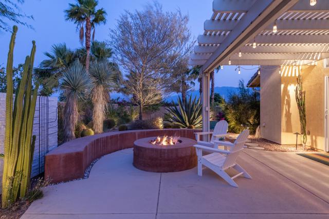 1360 E Vista Chino, Palm Springs CA: https://media.crmls.org/mediaz/2d8ab956-d09b-4bdc-b1b5-e88eb09626c1.jpg
