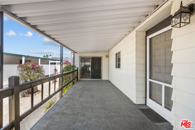 21317 Blue Curl Way, Canyon Country CA: https://media.crmls.org/mediaz/2d8ac316-0907-4c7f-83e0-d33c56dd62e6.jpg