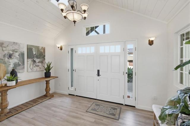 12835 Via Caballo Rojo, San Diego CA: https://media.crmls.org/mediaz/2d8ac409-faa8-402f-80c2-a9577244c984.jpg