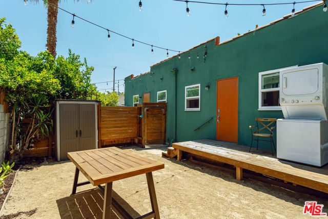4307 Burns Avenue, Los Angeles CA: https://media.crmls.org/mediaz/2d8ac591-c029-4e55-8fff-f3dafe7a2aab.jpg