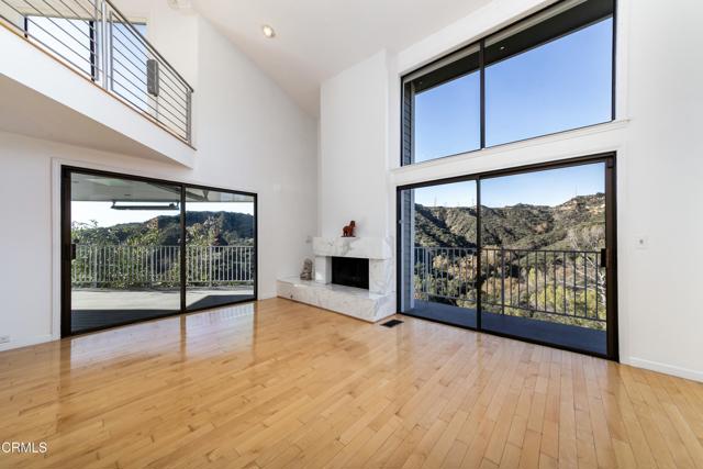 Detail Gallery Image 3 of 36 For 363 Patrician Way, Pasadena,  CA 91105 - 3 Beds | 3/1 Baths