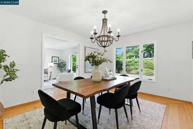 575 Old Orchard Dr, Danville CA: https://media.crmls.org/mediaz/2d8bd6c5-c7d9-4d34-a71a-d2476b6edae4.jpg