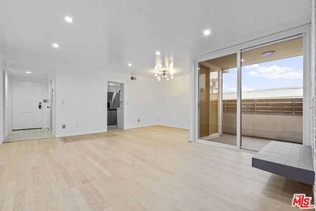 1807 Camden Avenue, Los Angeles CA: https://media.crmls.org/mediaz/2d8be415-e9cd-4258-a092-42172132309f.jpg