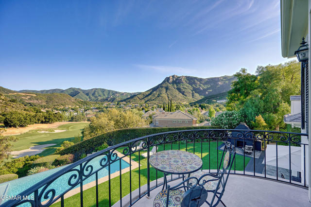 508 W Stafford Road, Thousand Oaks CA: https://media.crmls.org/mediaz/2d8c0d20-b341-44d8-9384-eaaf1416449a.jpg