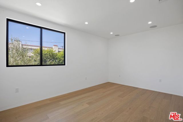 3940 Huron Avenue, Culver City CA: https://media.crmls.org/mediaz/2d8c273e-bfeb-44f6-a7dc-09835ea26873.jpg
