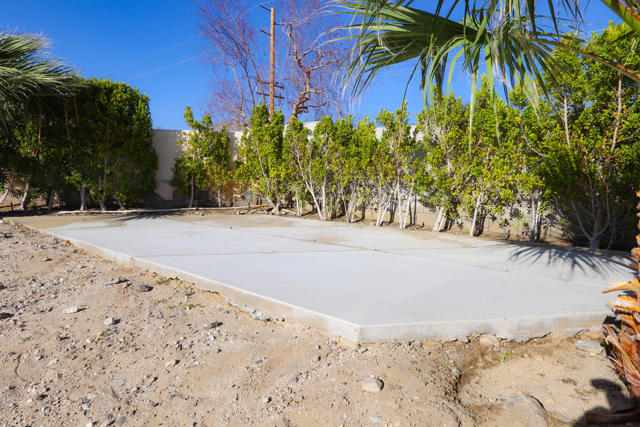 64977 Barnes Court, Desert Hot Springs CA: https://media.crmls.org/mediaz/2d8ccc9c-0c08-4b26-8e59-a26dd3547b56.jpg
