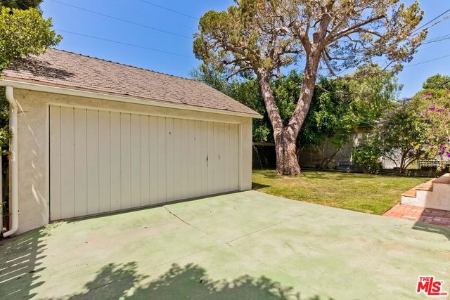 15230 Friends Street, Pacific Palisades, California 90272, 3 Bedrooms Bedrooms, ,2 BathroomsBathrooms,Single Family Residence,For Sale,Friends,24430907