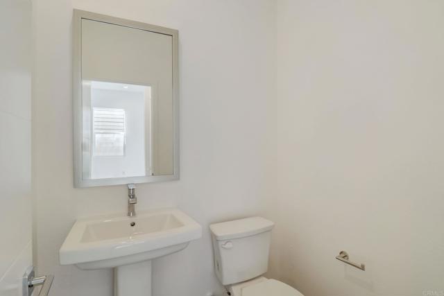 Detail Gallery Image 14 of 31 For 7661 University Ave #104,  La Mesa,  CA 91942 - 3 Beds | 2/1 Baths