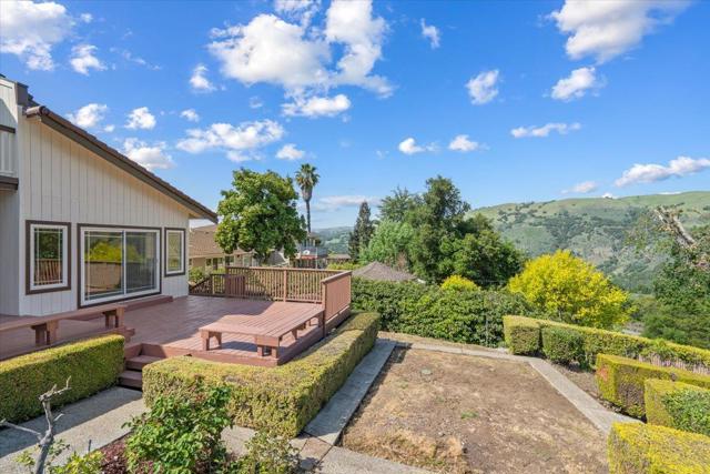 16385 Jackson Oaks Drive, Morgan Hill CA: https://media.crmls.org/mediaz/2d8d8fd0-b9ec-4c71-952b-22e3fd265418.jpg