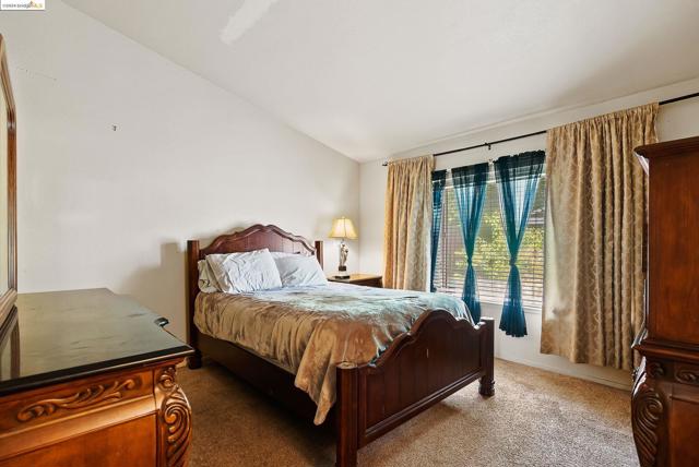 Image 19 of 39 For 8038 Torrente Way