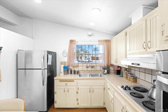 Detail Gallery Image 11 of 31 For 2735 Mission Village Dr, San Diego,  CA 92123 - 4 Beds | 2 Baths