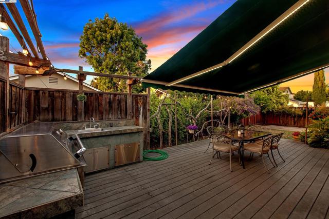 3171 Verdant Way, San Jose CA: https://media.crmls.org/mediaz/2d8db3dc-434b-4776-a326-43f0b3312164.jpg
