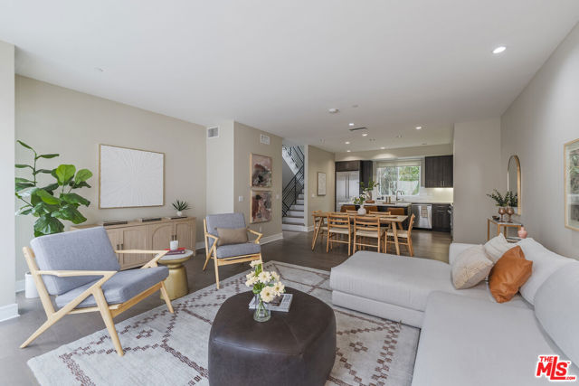 1400 N Fuller Avenue, Los Angeles CA: https://media.crmls.org/mediaz/2d8dc86b-b57a-47c0-9c2a-d78cb5a91aeb.jpg