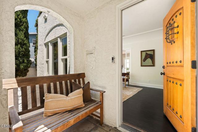 7567 Rosewood Avenue, Los Angeles CA: https://media.crmls.org/mediaz/2d8e8b03-1e29-44de-9614-4da587d426e5.jpg