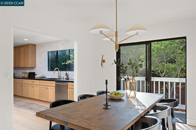 101 Lena Ct, Pleasant Hill CA: https://media.crmls.org/mediaz/2d8e8d53-26b5-4bed-b420-f81a020c1c73.jpg