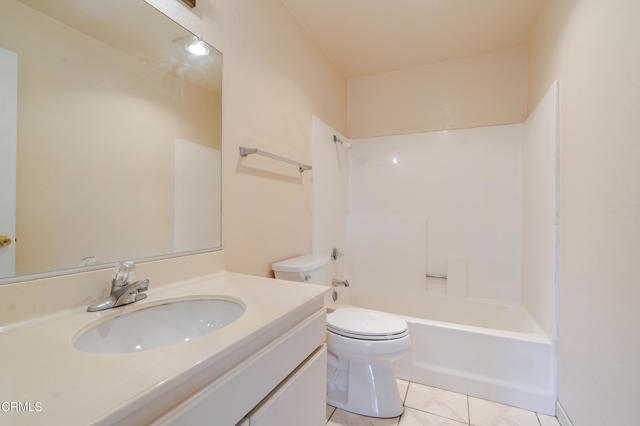 150 Majestic Court, Moorpark CA: https://media.crmls.org/mediaz/2d8e8f7f-1ddb-427a-91aa-7156a738f14e.jpg