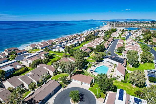 1802 Parliament Rd, Encinitas, California 92024, 3 Bedrooms Bedrooms, ,3 BathroomsBathrooms,Townhouse,For Sale,Parliament Rd,250017152SD