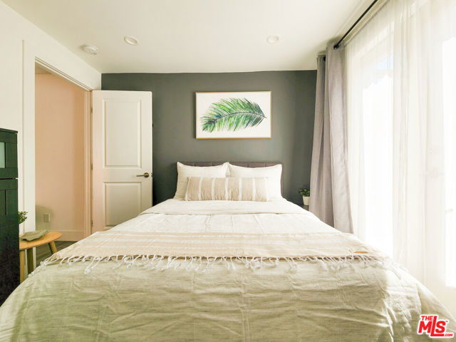 6713 Saint Clair Avenue, North Hollywood CA: https://media.crmls.org/mediaz/2d8f8d52-db9c-4932-8f57-51f95c61fb2e.jpg