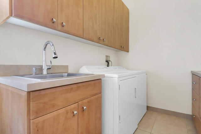 36 Merill Drive, Palm Desert CA: https://media.crmls.org/mediaz/2d90dc9b-bf28-4793-afbc-f9c900a5fce4.jpg
