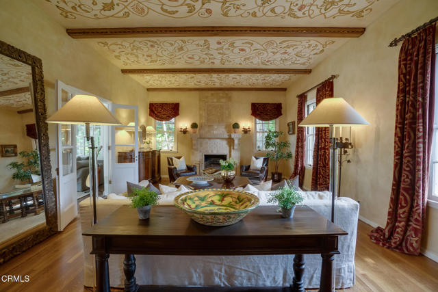 584 Rosemont Avenue, Pasadena CA: https://media.crmls.org/mediaz/2d91155b-078b-409c-8995-a23e94fd18bd.jpg