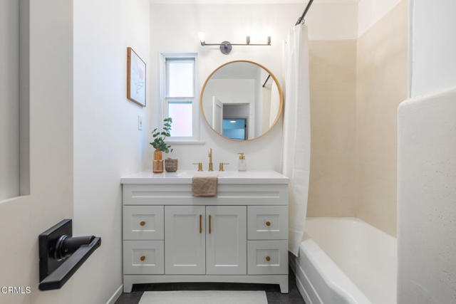 410 W Spazier Avenue, Burbank CA: https://media.crmls.org/mediaz/2d919255-6104-4978-a8a2-4ef763f549b6.jpg