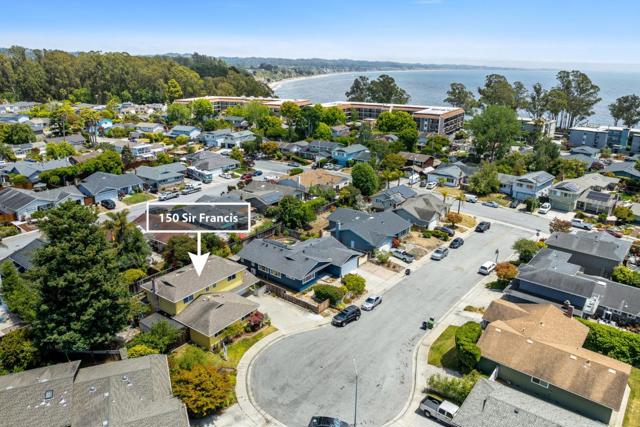 150 Sir Francis Court, Capitola CA: https://media.crmls.org/mediaz/2d91ea68-942b-4978-b0ea-5a5687dd3858.jpg
