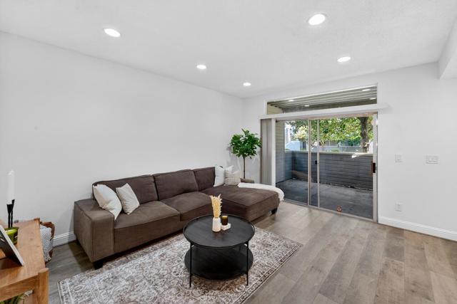 482 Shadowgraph Drive, San Jose CA: https://media.crmls.org/mediaz/2d923dd4-8ce4-4775-a134-1a9e3b4e499c.jpg